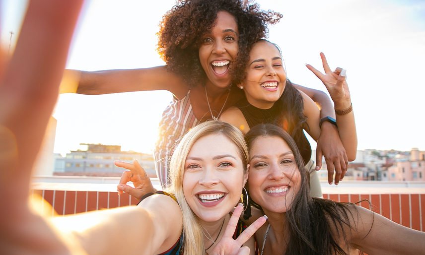 Sunshine Gold: Mit diesen 5 Tipps gelingt dir jedes Selfie Sunshine Gold: Mit diesen 5 Tipps gelingt dir jedes Selfie